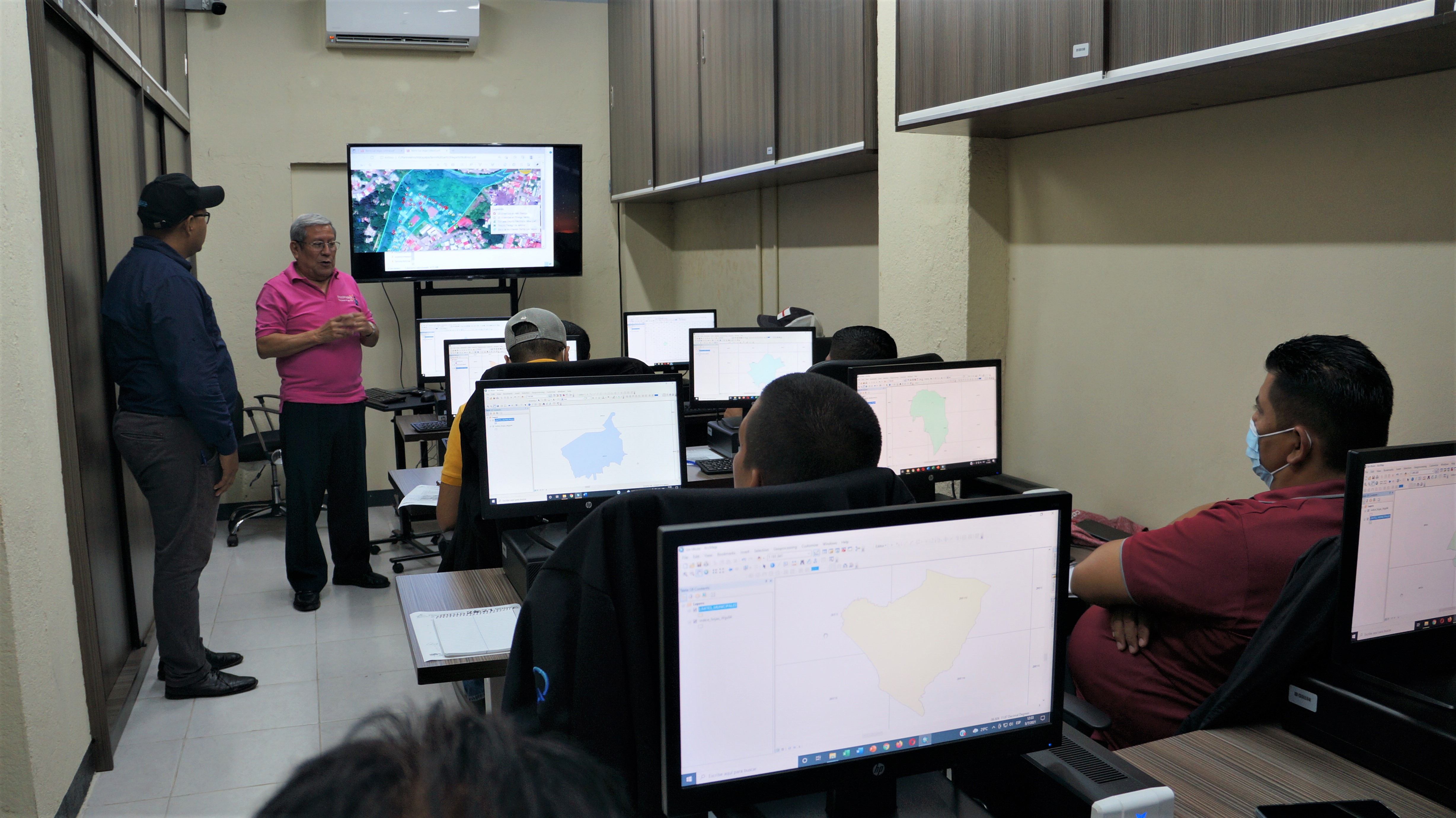 Técnicos de gestión de riesgo de Managua participan en taller de cartografía básica
